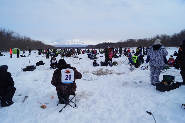 Более 300 рыбаков приняли участие в фестивале по подлёдному лову корюшки